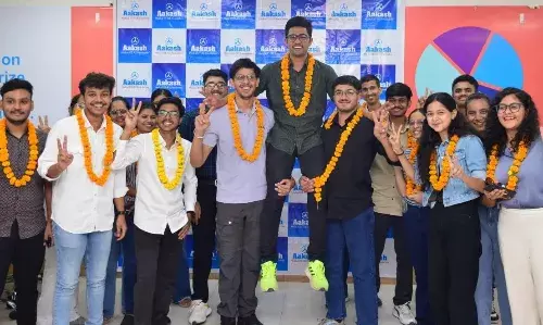 जबलपुर के आकाश एजुकेशनल सर्विसेज लिमिटेड (एईएसएल ) के ओम सिद्धार्थ जायसवाल ने प्राप्त की ऑल इंडिया रैंक 295