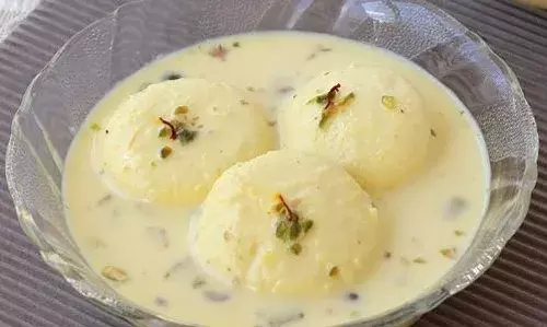 झटपट बनाएं मार्केट जैसी स्वादिष्ट और हम सब की पसंदीदा रसमलाई, एक बाइट लेते ही भूल जाएंगे दिनभर की थकान
