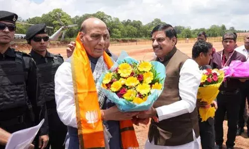 मुख्यमंत्री डॉ. यादव ने केन्द्रीय रक्षा मंत्री सिंह का पचमढ़ी में किया आत्मीय स्वागत