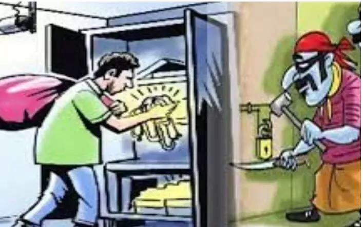 गहरी नींद में सो रहे दंपति पर हमला कर लाखों के जेवर पार, अज्ञात हमलावरों की तलाश गहरी नींद में सो रहे दंपति पर हमला कर लाखों के जेवर पार, अज्ञात हमलावरों की तलाश