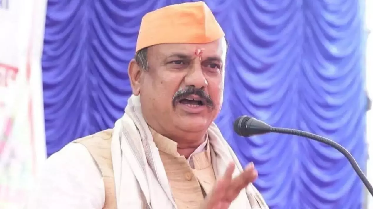 कांग्रेस चीफ हर्षवर्धन सपकाल का BJP पर तीखा हमला, कहा - क्या दाऊद इब्राहिम को भी अपने... कांग्रेस चीफ हर्षवर्धन सपकाल का BJP पर तीखा हमला, कहा - क्या दाऊद इब्राहिम को भी अपने...