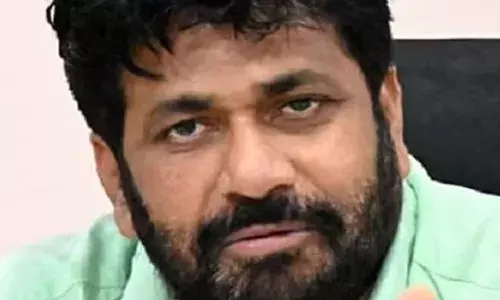 बच्चू कडू जिला बैंक अध्यक्ष पद के लायक नहीं हैं, सदस्य पद भी अपात्र घोषित किया गया