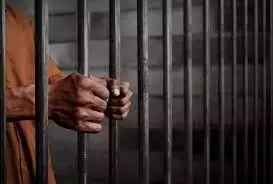 नागपुर सेंट्रल जेल फिर चर्चा में , चप्पल में गांजा कैदी छिपाकर ले जा रहा था नागपुर सेंट्रल जेल फिर चर्चा में , चप्पल में गांजा कैदी छिपाकर ले जा रहा था