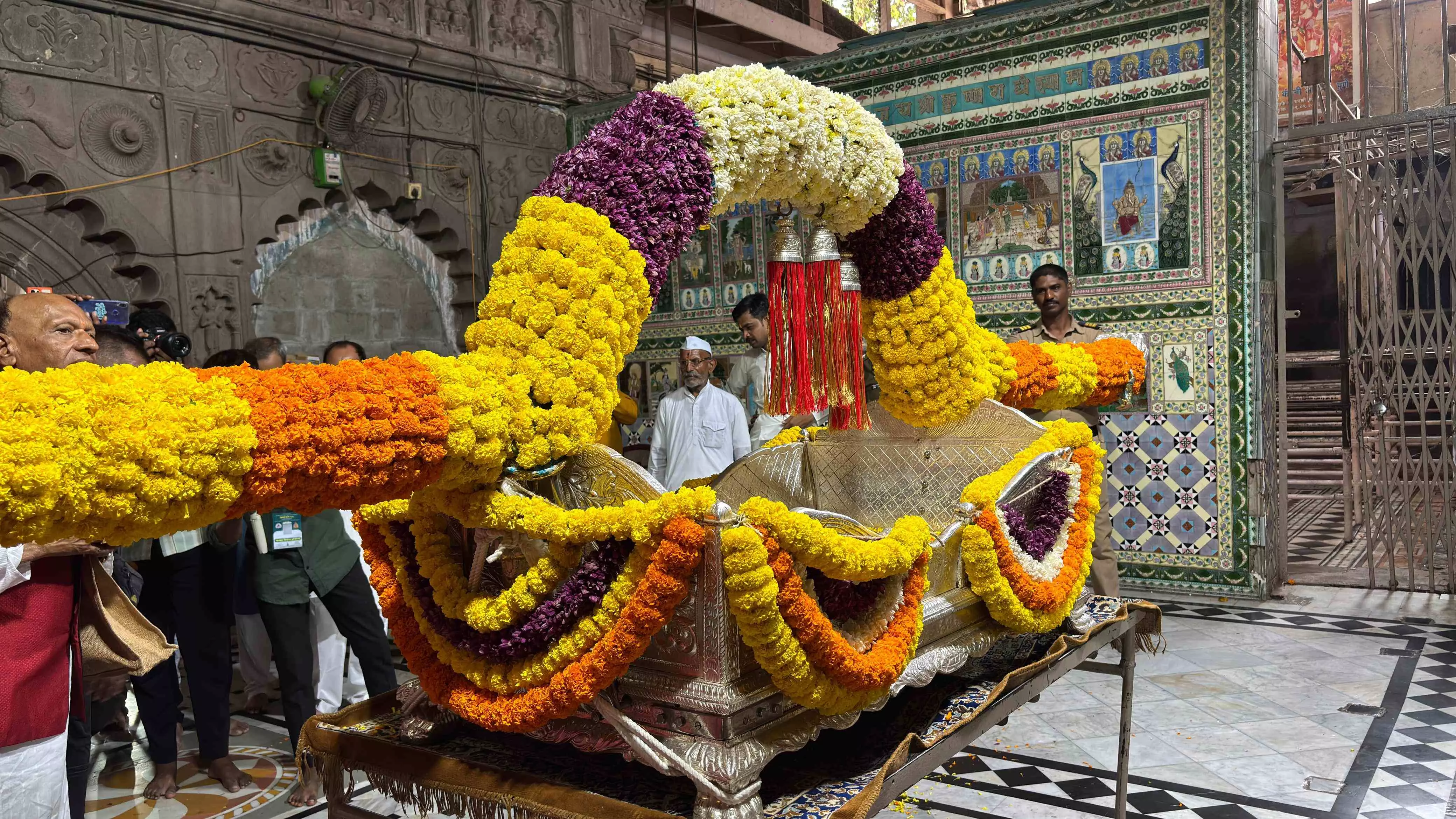 माऊली की पालकी और दरवाजे के लिए चांदी की भेंट, श्री संत श्रेष्ठ ज्ञानेश्वर महाराज की पालकी निकलेगी
