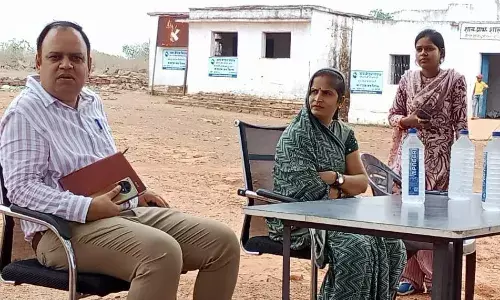 जपं पवई अध्यक्ष व सीईओ ने जनचौपाल लगाकर सुनीं ग्रामीणों की समस्यायें