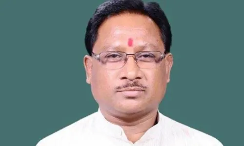 मुख्यमंत्री नोनी बाबू मेधावी शिक्षा सहायता योजना, पायल को मिली एक लाख रूपए की सहायता