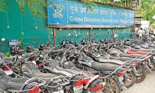 वाहन चोरी का पर्दाफाश,  बड़ा भाई करता था चोरी, छोटा बेच देता था