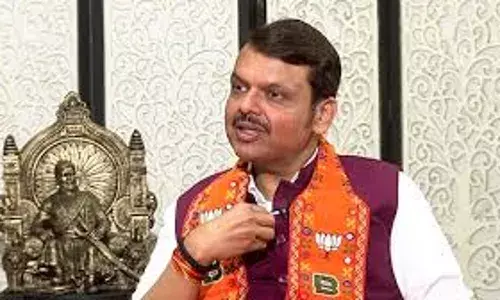 हिंदी अनिवार्यता खत्म, अब तीसरी भाषा के रूप में विकल्प की आज़ादी - सीएम फडणवीस