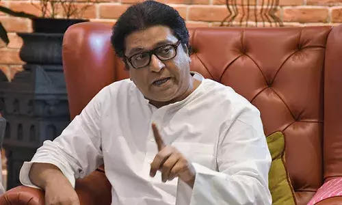 राज ठाकरे ने पूछा - गुजरात में त्रिभाषा फॉर्मूला नहीं लागू कर पाई भाजपा, महाराष्ट्र पर क्यों थोप रही