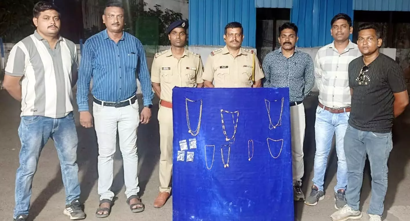 हिंगणघाट में बहू की करतूत, सास के गहने गड्ढा खोदकर गाड़ दिए हिंगणघाट में बहू की करतूत, सास के गहने गड्ढा खोदकर गाड़ दिए