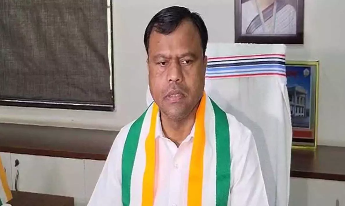 झीरम मेमोरियल में शराब की बोतल फोड़ने की घटना पर भड़की कांग्रेस, दीपक बैज ने BJP सरकार को लिया आड़े हाथों झीरम मेमोरियल में शराब की बोतल फोड़ने की घटना पर भड़की कांग्रेस, दीपक बैज ने BJP सरकार को लिया आड़े हाथों