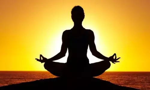 दर्जनों समस्याओं का इलाज एक, योग करें परिवार समेत! हर दिन 30 मिनट योग से मिलेगा इन दिक्कतों से छुटकारा
