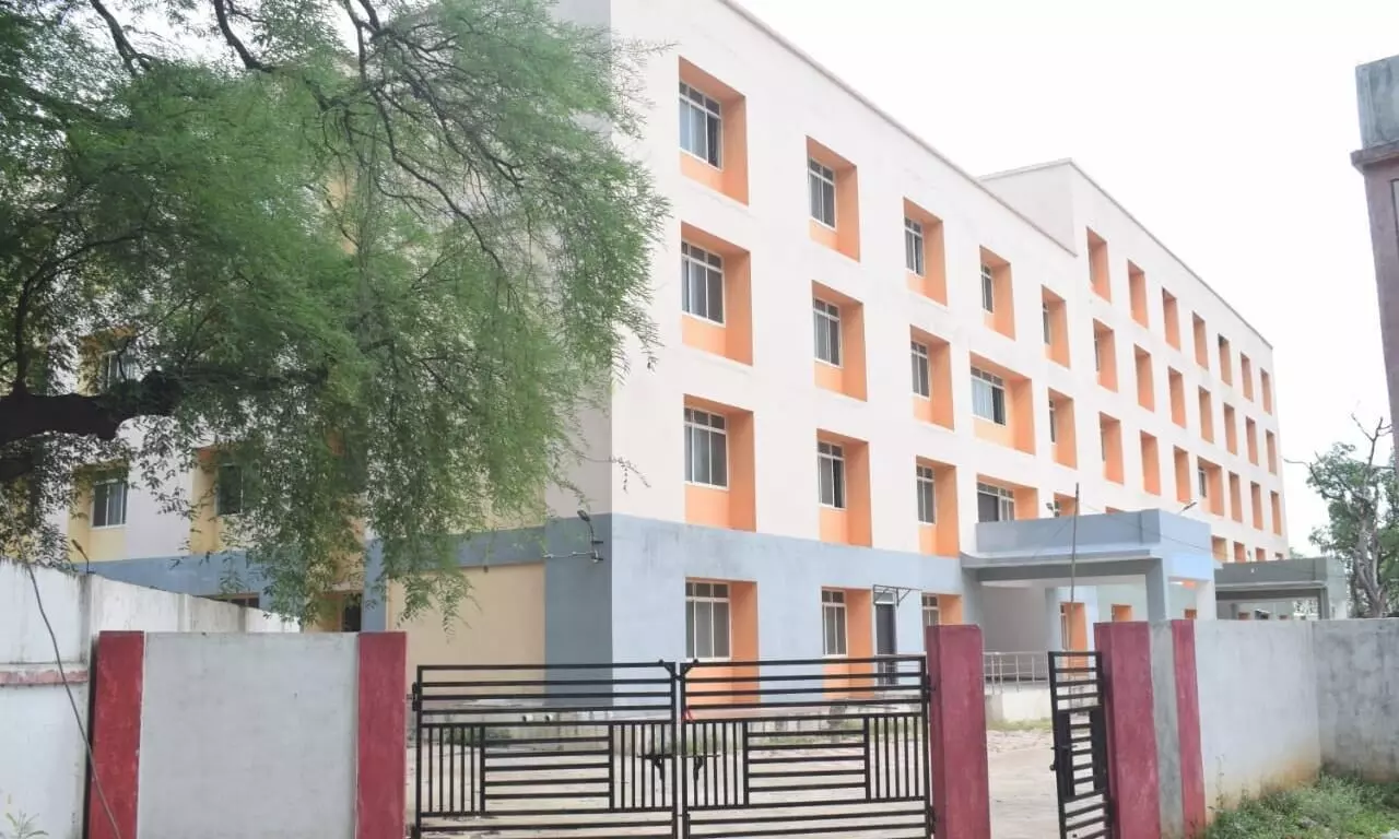 नए शिक्षा सत्र में एक बार फिर परेशान होंगे विद्यार्थी नए शिक्षा सत्र में एक बार फिर परेशान होंगे विद्यार्थी