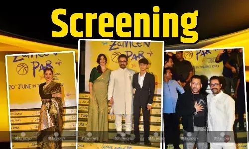 सितारे जमीन पर की स्क्रीनिंग में उमड़े ‘सितारे’, आमिर ने गर्लफ्रेंड गौरी का हाथ थाम दिए पोज, शाहरुख-सलमान के साथ दिखी खास बॉन्डिंग