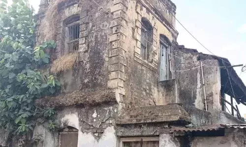 बारिश के दिनों में जर्जर इमारतें ढहने का खतरा बना रहता है, 30 को नोटिस