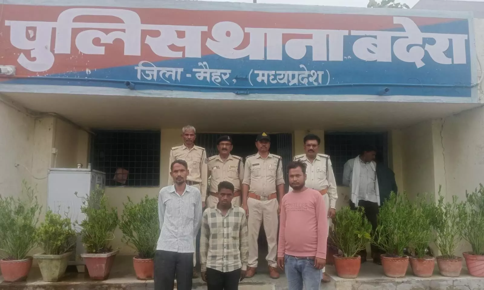 ट्रक ड्राइवर से मारपीट करने वाले 3 आरोपी जेल गए ट्रक ड्राइवर से मारपीट करने वाले 3 आरोपी जेल गए