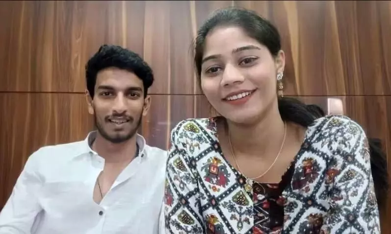 कोर्ट ने सोनम रघुवंशी और राज कुशवाहा को 14 दिन की न्यायिक हिरासत में भेजा, शिलॉन्ग पुलिस ने नहीं की रिमांड बढ़ाने की मांग कोर्ट ने सोनम रघुवंशी और राज कुशवाहा को 14 दिन की न्यायिक हिरासत में भेजा, शिलॉन्ग पुलिस ने नहीं की रिमांड बढ़ाने की मांग