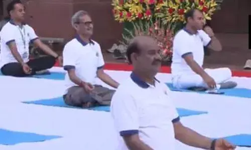 लोकसभा स्पीकर ओम बिरला समेत कई राज्यों के मुख्यमंत्रियों और केंद्रीय मंत्रियों ने किया योग, आज योग की थीम  वन वर्ल्ड, वन हेल्थ