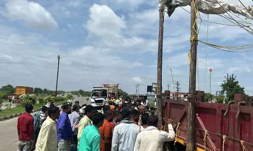 उमरखेड़ से यवतमाल जा रही बस खड़े ट्रैक्टर से जा टकराई , 5 लोग घायल