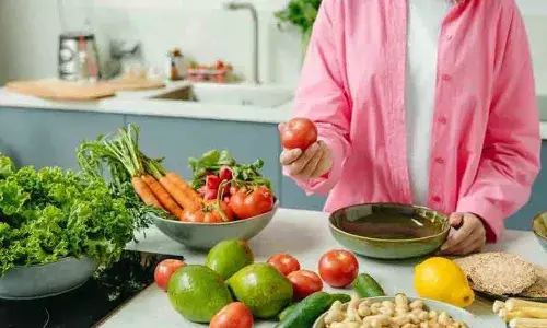 मानसून ने दे दी है दस्तक, अब हो जाएं सावधान! जानें बारिश के मौसम में किन खानों से बचना है जरूरी