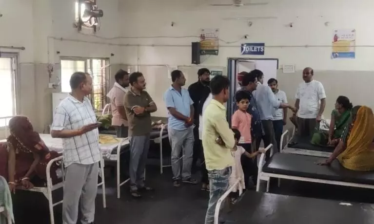 विधायक ने किया सामुदायिक स्वास्थ्य केंद्र पवई का औचक निरीक्षण विधायक ने किया सामुदायिक स्वास्थ्य केंद्र पवई का औचक निरीक्षण