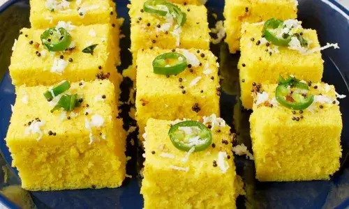 अब मार्केट जैसे जालीदार ढोकले बनाना बेहद आसान, इतने टेस्टी कि खाते ही मुंह से निकलेगा वाह!