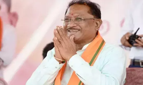 केंद्रीय गृह मंत्री अमित शाह के छत्तीसगढ़ आगमन पर मुख्यमंत्री विष्णुदेव साय ने स्वामी विवेकानंद एयरपोर्ट पर किया स्वागत