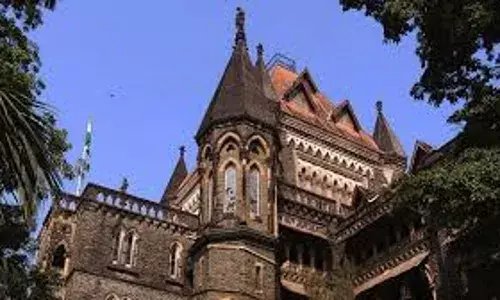 अवैध निर्माण के खिलाफ कार्रवाई नहीं करना राज्य सरकार का विरोधाभास अस्वीकार्य