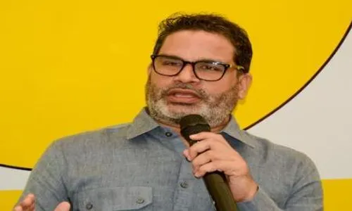 लालू यादव की मानसिकता से पूरा बिहार वाकिफ..., राबड़ी देवी को सीएम बनाने को लेकर प्रशांत किशोर ने पूछे सवाल, आरजेडी को भी घेरा