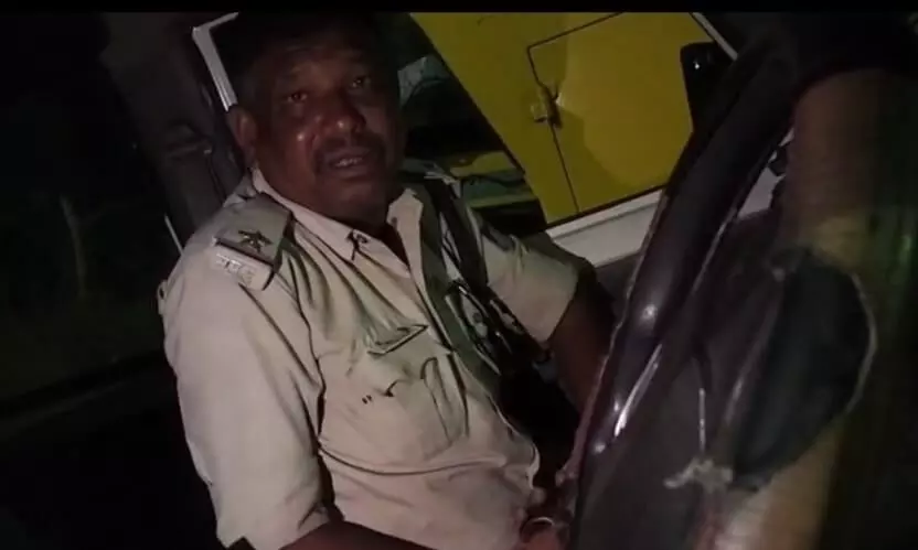 शराब के नशे में एएसआई का वीडियो वायरल, लाइन अटैच शराब के नशे में एएसआई का वीडियो वायरल, लाइन अटैच
