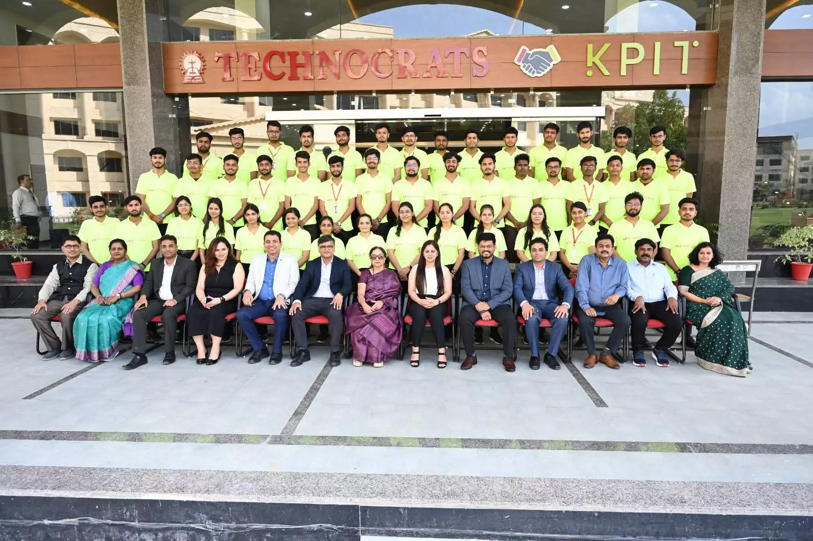 केपीआईटी ने टीआईटी में अपनी पहली मोबिलिटी इनोवेशन स्टूडियो का स्थापना किया केपीआईटी ने टीआईटी में अपनी पहली मोबिलिटी इनोवेशन स्टूडियो का स्थापना किया