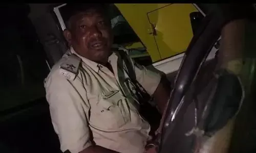 शराब के नशे में एएसआई का वीडियो वायरल, लाइन अटैच