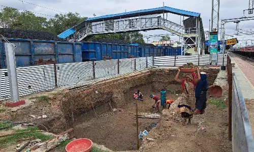 सांसद की मांग की अनदेखी, रैंप के बजाय एफओबी के नक्शे पर शुरू हुआ काम