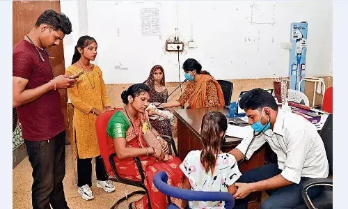 दूषित भोजन-पानी से डायरिया और टाइफाइड की चपेट में आ रहे बच्चे