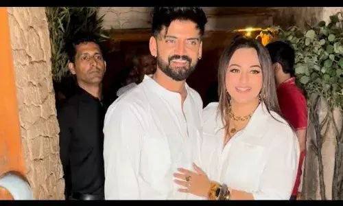 जहीर इकबाल और सोनाक्षी सिन्हा ने अपनी वेडिंग एनिवर्सरी पर मचाया धमाल, बेस्टी हुमा संग लगाए ठुमके, वीडियो वायरल