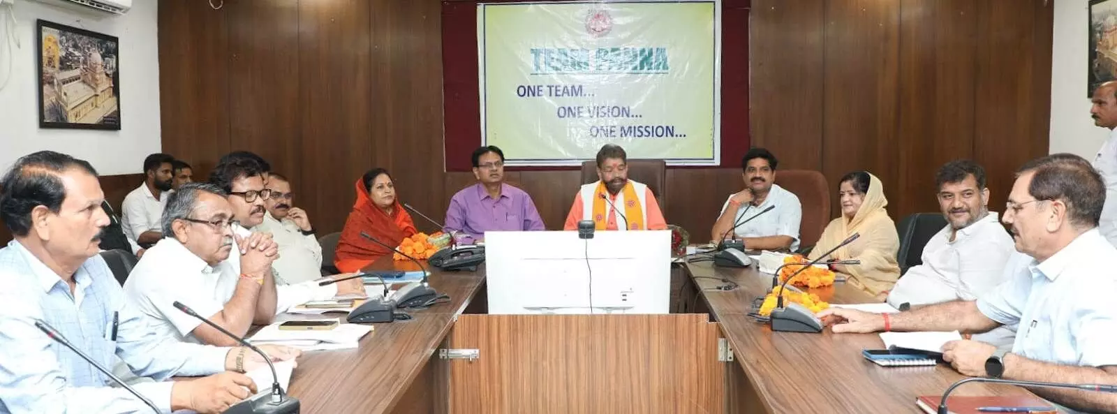 पिछडा वर्ग समुदाय कल्याण के लिए अपने दायित्वों का बेहतर निर्वहन करें अधिकारी: अध्यक्ष डॉ. कुसमरिया पिछडा वर्ग समुदाय कल्याण के लिए अपने दायित्वों का बेहतर निर्वहन करें अधिकारी: अध्यक्ष डॉ. कुसमरिया