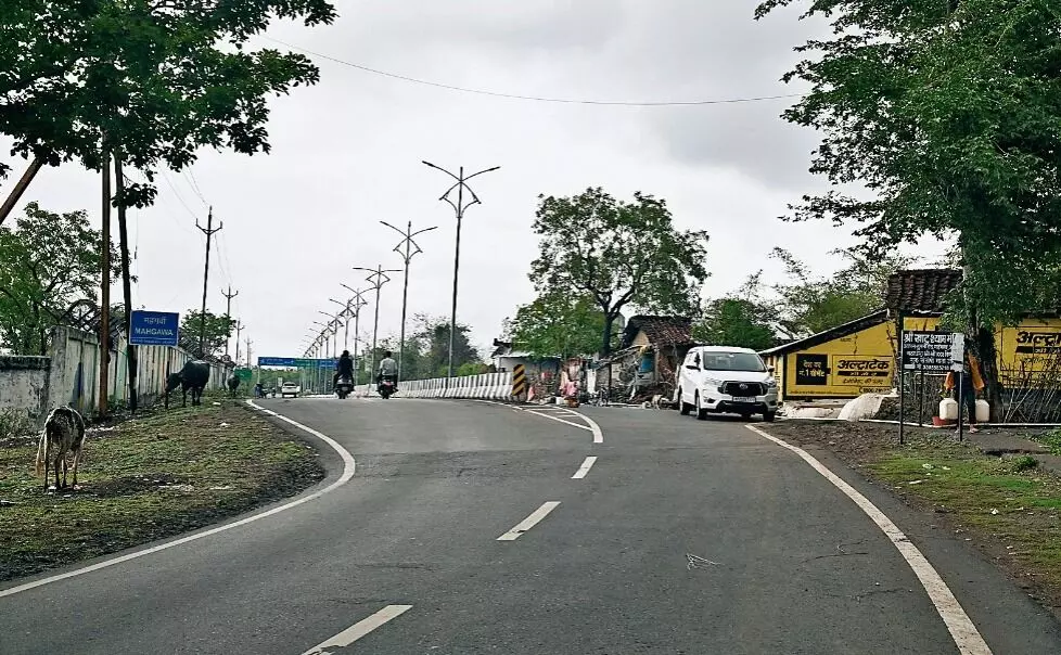 एयरपोर्ट रोड को पूरा फोरलेन बनने में सिर्फ एक पत्र की बाधा एयरपोर्ट रोड को पूरा फोरलेन बनने में सिर्फ एक पत्र की बाधा