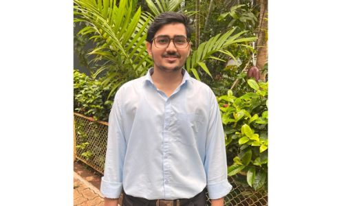 जहाँ जज़्बा हो, वहाँ रास्ते बनते हैं: एक ऑटो ड्राइवर के बेटे ने JEE में चमक बिखेरी