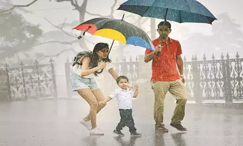 मानसून में कर रहे हैं ट्रैवलिंग, तो इन सेफ्टी रूल्स का जरूर रखें ध्यान, घूमने में नहीं होगी परेशानी
