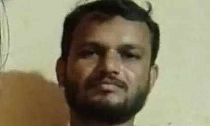 बैल से टकराया मोटरसाइकिल चालक, छाती में बैल का सींग घुसने से हुई मौत बैल से टकराया मोटरसाइकिल चालक, छाती में बैल का सींग घुसने से हुई मौत
