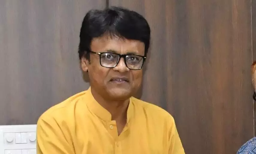 हर अंत एक नई शुरुआत की ओर अग्रसर करता है : कुलगुरु विजय मनोहर तिवारी हर अंत एक नई शुरुआत की ओर अग्रसर करता है : कुलगुरु विजय मनोहर तिवारी