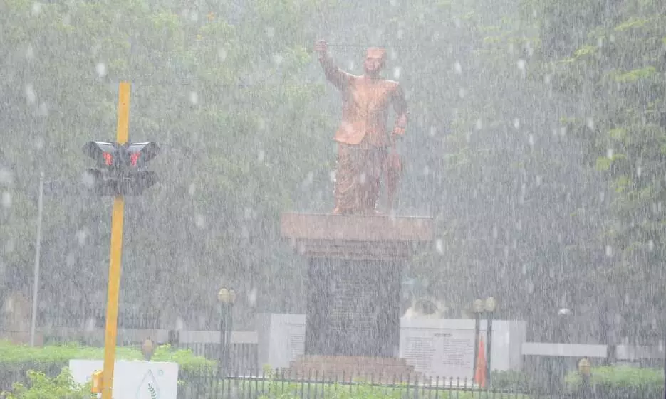 9.8 मिलीमीटर बारिश दर्ज, फसल चौपट होने से किसानों को हुआ भारी नुकसान 9.8 मिलीमीटर बारिश दर्ज, फसल चौपट होने से किसानों को हुआ भारी नुकसान