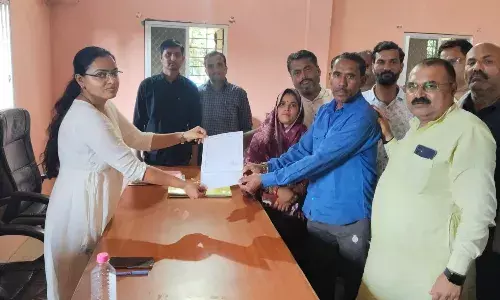 विभिन्न मांगों को लेकर पत्रकार संगठन ने मुख्यमंत्री के नाम कलेक्टर को सौंपा ज्ञापन
