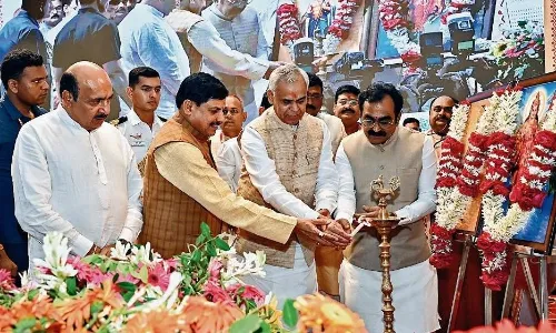 प्राकृतिक खेती अपनाएं...धरती, पानी, पर्यावरण जन और पशु स्वास्थ्य को बचाएं- आचार्य देवव्रत