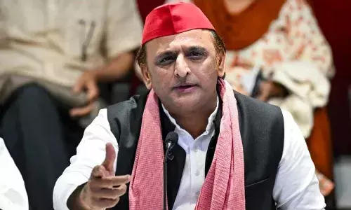 CM ममता बनर्जी के समर्थन में उतरे अखिलेश यादव, TMC सरकार को BJP से सतर्क रहने की दी नसीहत