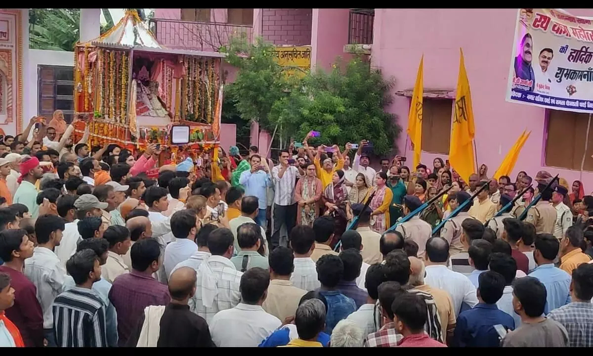 झमाझम बारिश के बीच बैण्ड-बाजा के साथ निकली जगत के भगवान जगन्नाथ की रथयात्रा झमाझम बारिश के बीच बैण्ड-बाजा के साथ निकली जगत के भगवान जगन्नाथ की रथयात्रा