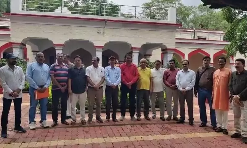 अधिमान्य पत्रकार संघ की बैठक सम्पन्न, समस्याओं के निराकरण के लिए 30 जून को कलेक्टर व एसपी से मिलकर देंगे ज्ञापन अधिमान्य पत्रकार संघ की बैठक सम्पन्न, समस्याओं के निराकरण के लिए 30 जून को कलेक्टर व एसपी से मिलकर देंगे ज्ञापन