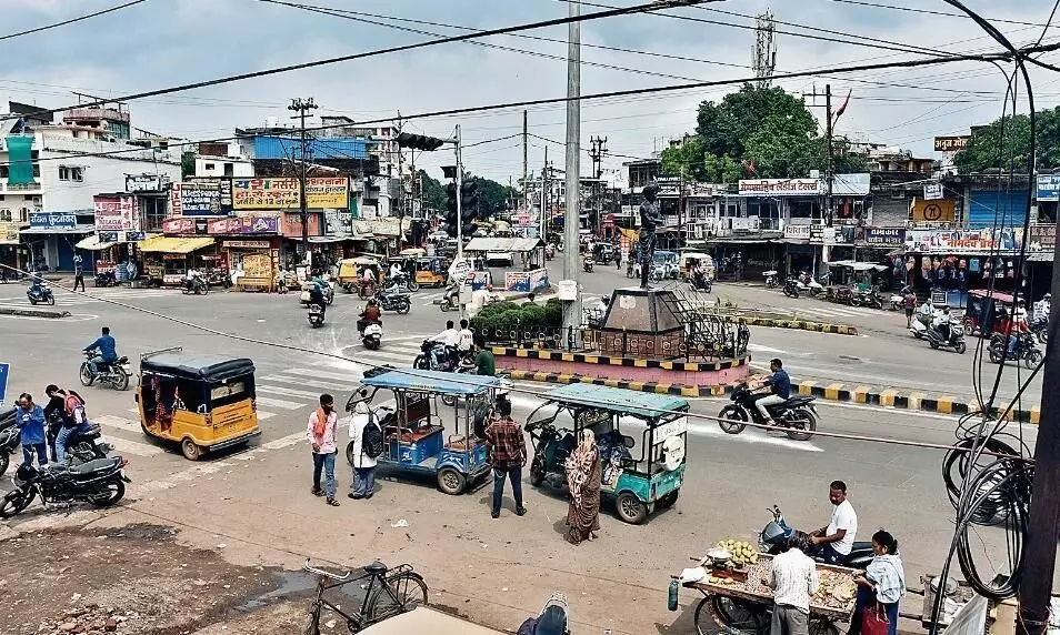 3 साल से फाइल में ही पड़े-पड़े महंगे हो गए फ्लाईओवर, लागत बढ़ सकती है 60-70 करोड़ 3 साल से फाइल में ही पड़े-पड़े महंगे हो गए फ्लाईओवर, लागत बढ़ सकती है 60-70 करोड़