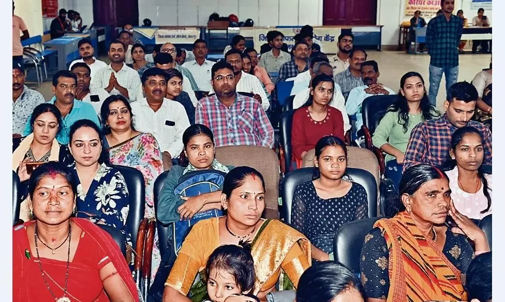 महाकौशल कॉलेज में हुआ एमएसएमई दिवस कार्यक्रम का आयोजन महाकौशल कॉलेज में हुआ एमएसएमई दिवस कार्यक्रम का आयोजन