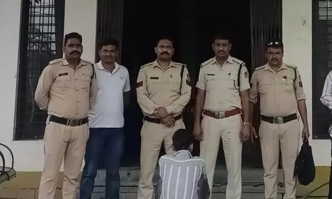 गांजा जब्त कर अमानगंज थाना पुलिस ने की कार्रवाई गांजा जब्त कर अमानगंज थाना पुलिस ने की कार्रवाई